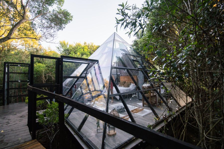 Steel and glass pyramid structure
